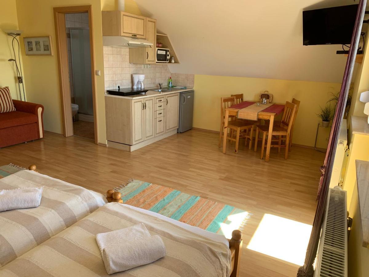 Holidaysport Haus Balatongyörök エクステリア 写真