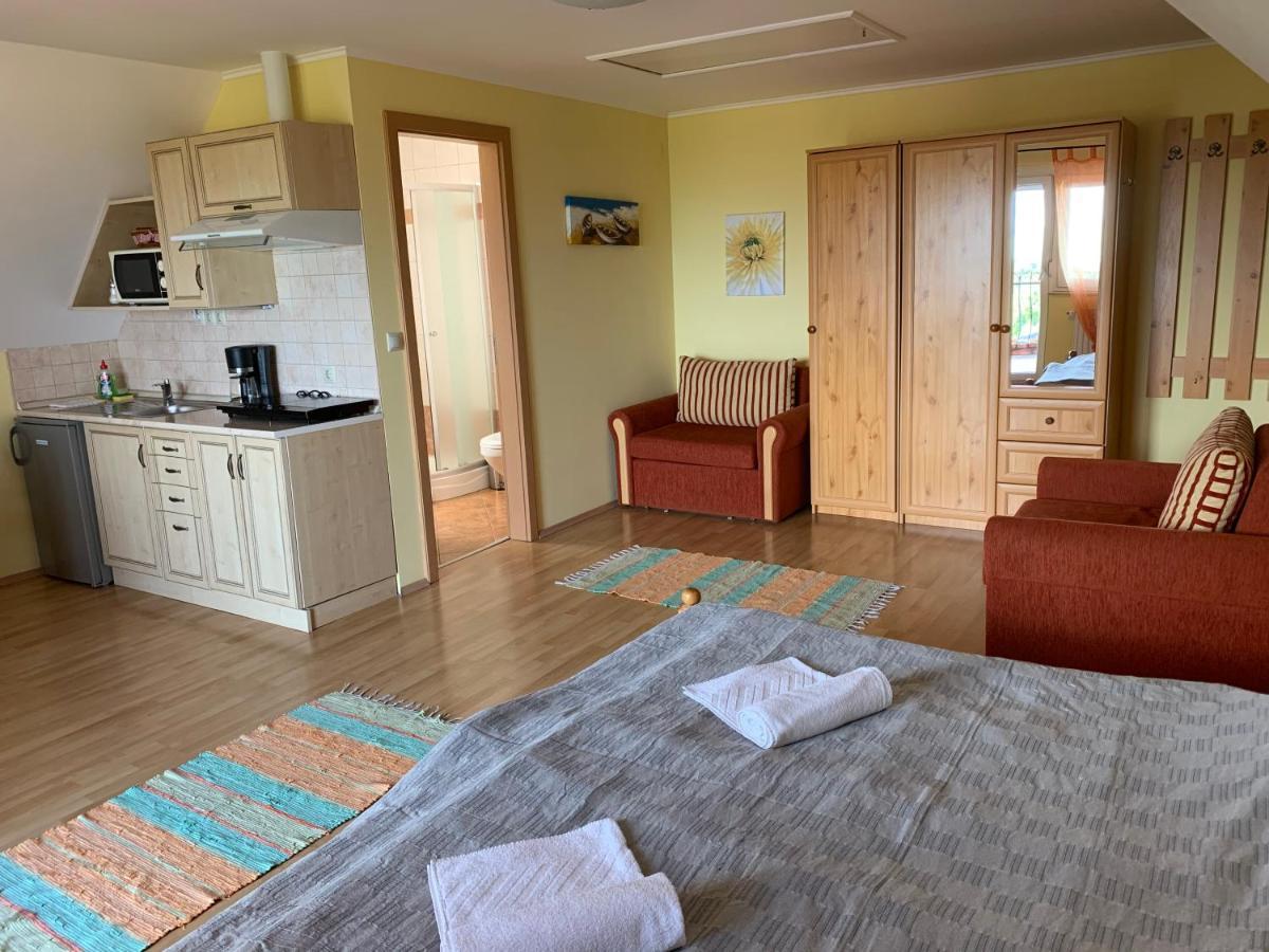 Holidaysport Haus Balatongyörök エクステリア 写真